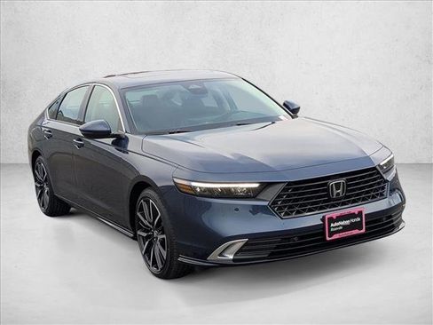 New 2025 Honda Accord Touring image 6