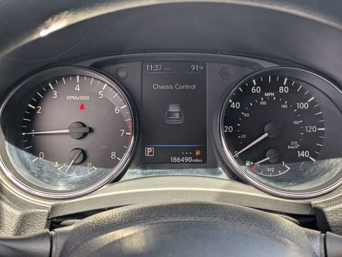 Used 2018 Nissan Rogue S FWD image 18