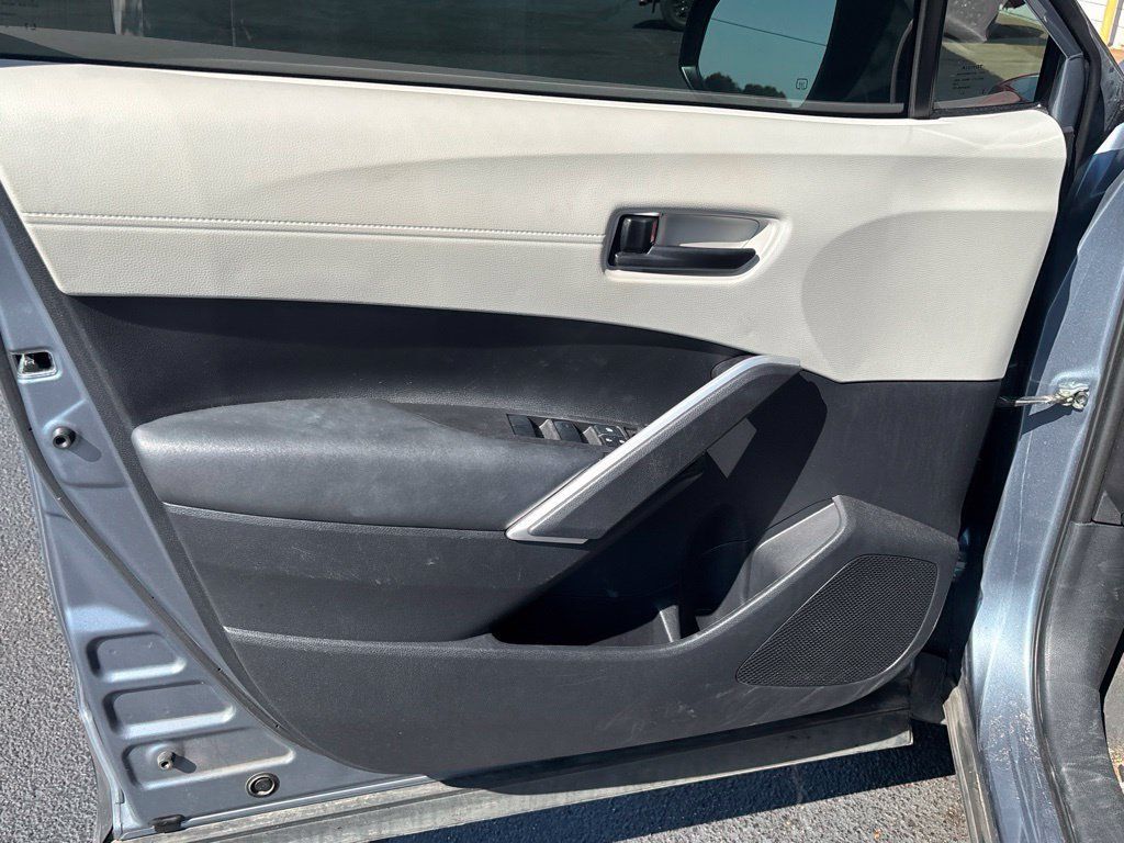 Used 2024 Toyota Corolla Cross L FWD image 7