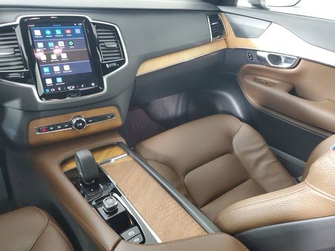 Certified 2023 Volvo XC90 B5 Plus w/ Protection Package Premier image 18