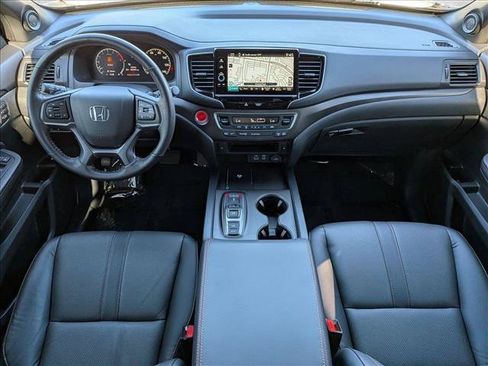 Used 2025 Honda Ridgeline TrailSport image 17