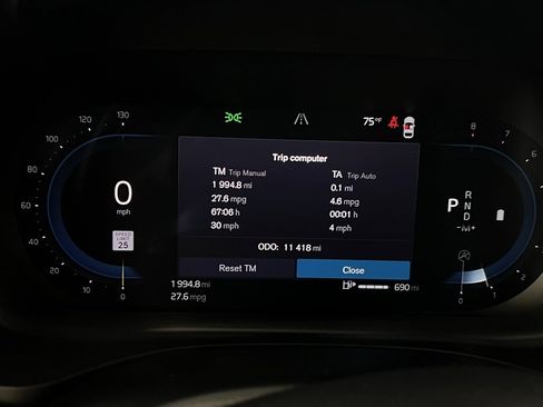 Used 2025 Volvo XC60 B5 Plus image 17