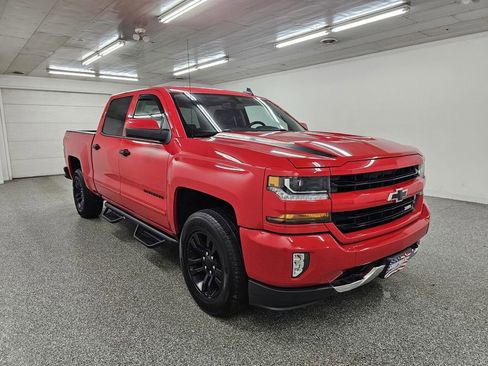 Used 2017 Chevrolet Silverado 1500 LT w/ All Star Edition AWD/4WD image 3