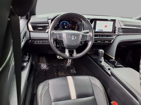Used 2025 Toyota Camry SE FWD image 4