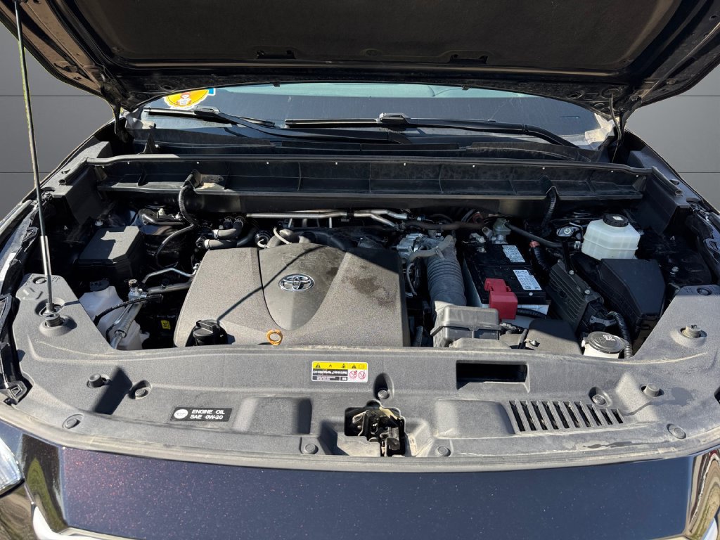 Certified 2021 Toyota Highlander XLE AWD/4WD image 20
