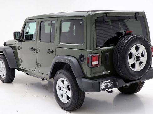 Used 2022 Jeep Wrangler Unlimited Sport w/ Sun And Sound Package AWD/4WD image 6