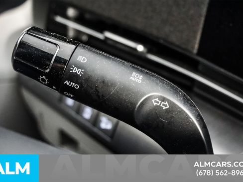 Used 2025 Hyundai Kona SE image 31