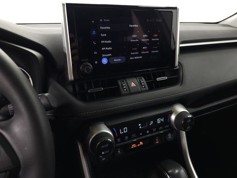 Used 2023 Toyota RAV4 XLE Premium image 21