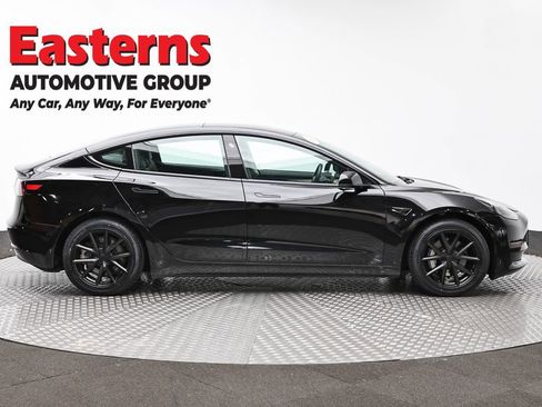 Used 2023 Tesla Model 3 Standard Range image 4