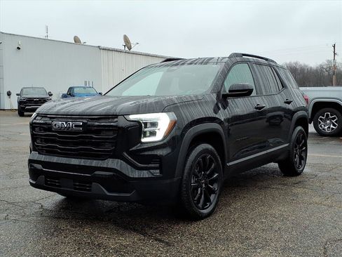 Used 2026 GMC Terrain Elevation w/ Elevation Premium Package image 4