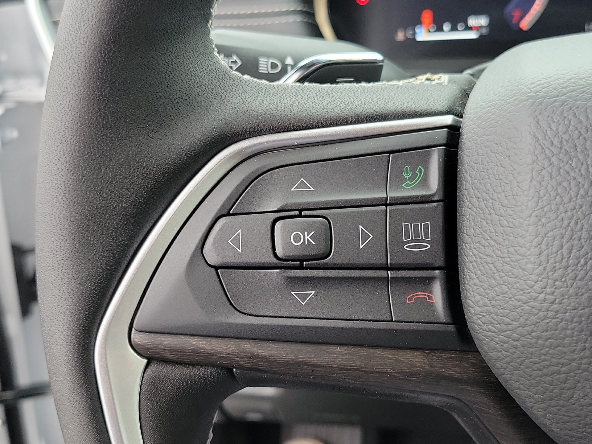 New 2026 Jeep Grand Cherokee Altitude RWD image 5