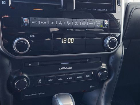 Used 2022 Lexus GX 460 Premium image 17