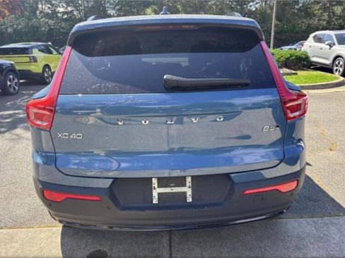 Used 2024 Volvo XC40 B5 Core AWD/4WD image 17