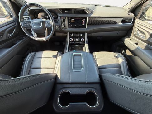 Used 2024 GMC Yukon Denali w/ Denali Reserve Package AWD/4WD image 3