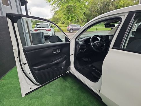Used 2024 Honda HR-V LX image 30