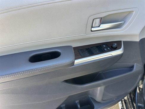 Used 2024 Toyota Sienna XLE image 16
