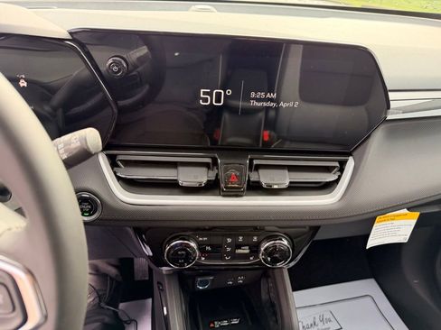 New 2026 Chevrolet TrailBlazer LT w/ Convenience Package AWD/4WD image 18