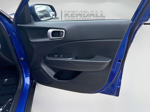 Used 2024 Hyundai Venue SE FWD image 30