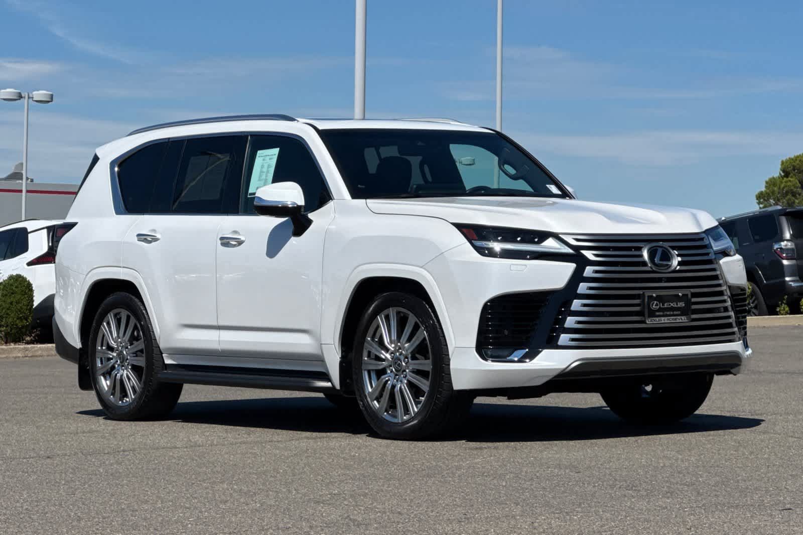 Used 2023 Lexus LX 600 4WD w/ Ultra Luxury Package image 5
