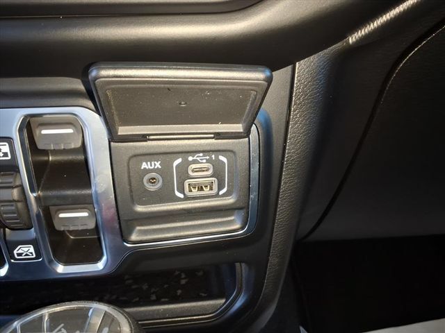 Used 2022 Jeep Wrangler Unlimited Sport AWD/4WD image 14