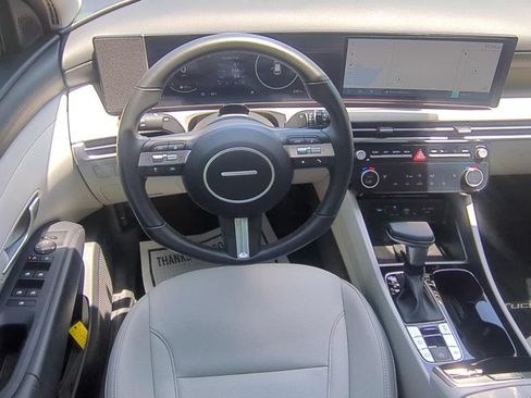 Used 2025 Hyundai Tucson SEL FWD image 12
