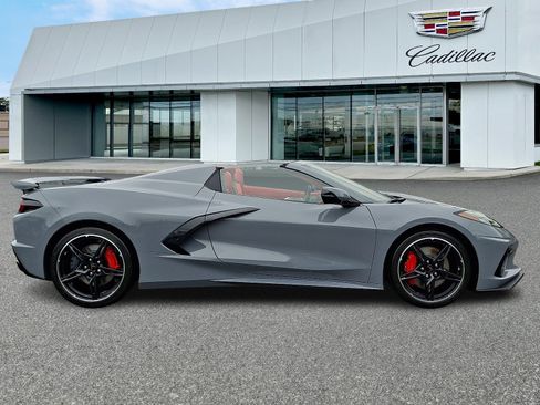 Used 2025 Chevrolet Corvette Stingray Premium Conv w/ Z51 Performance Package RWD image 7
