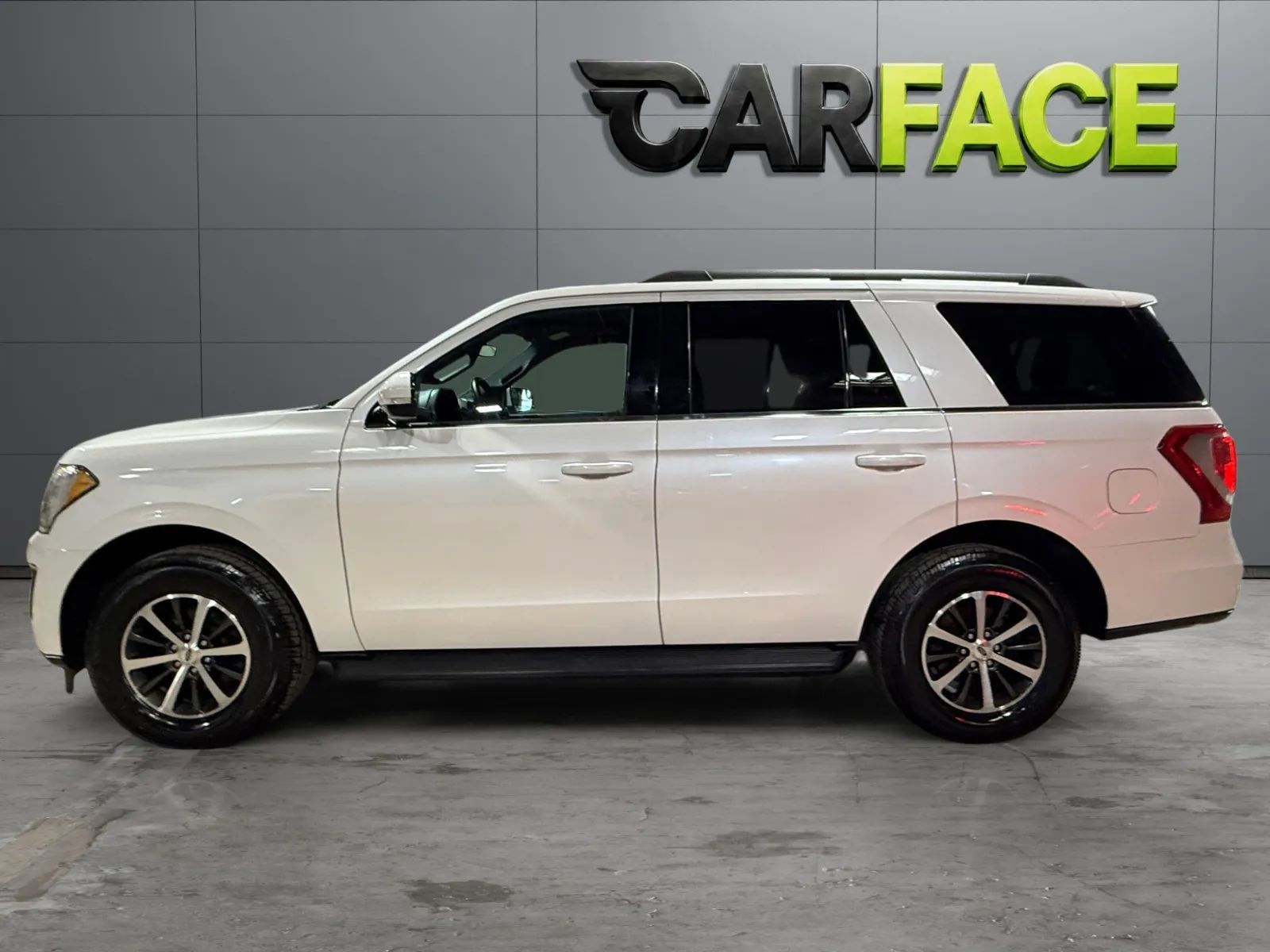 Used 2018 Ford Expedition XLT w/ Equipment Group 201A AWD/4WD image 7