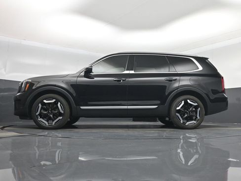 Certified 2024 Kia Telluride S w/ S Sunroof Package FWD image 15