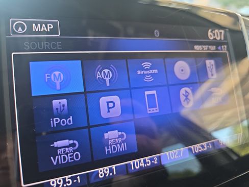 Used 2018 Honda Pilot Elite image 13