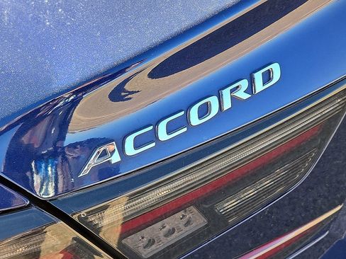 Used 2020 Honda Accord Hybrid image 12