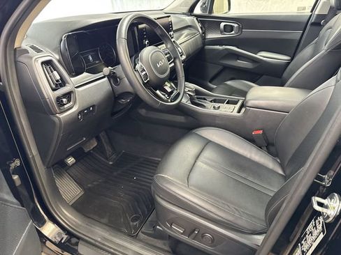 Used 2023 Kia Sorento S w/ Panoramic Sunroof Package image 12