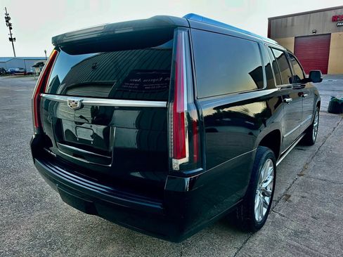 Used 2018 Cadillac Escalade ESV Premium Luxury AWD/4WD image 7