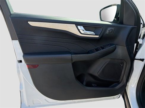 Used 2021 Ford Escape Titanium w/ Titanium Elite Package image 23