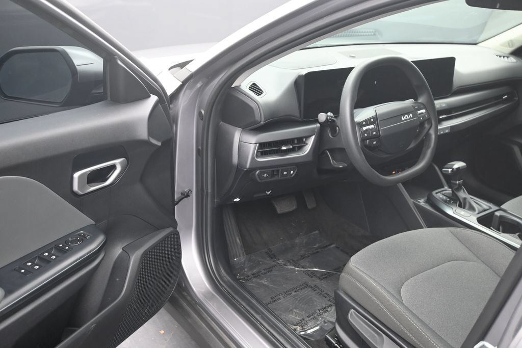 Used 2025 Kia K4 FWD image 10