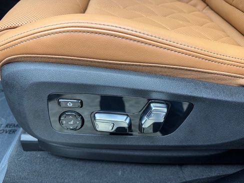 Used 2026 BMW X7 xDrive40i AWD/4WD image 12