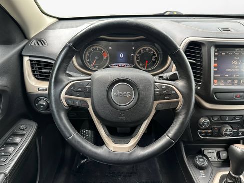 Used 2017 Jeep Cherokee Limited AWD/4WD image 12