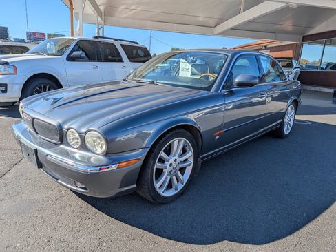 Used 2004 Jaguar XJ8 image 3