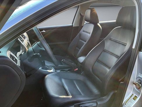 Used 2014 Volkswagen Jetta SE FWD image 16