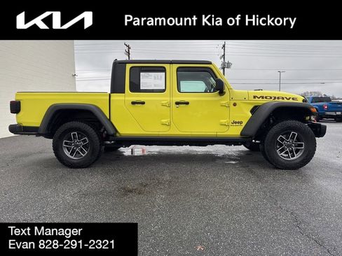 Used 2024 Jeep Gladiator Mojave w/ Technology Group image 9