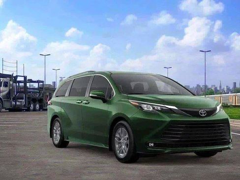 New 2026 Toyota Sienna XLE AWD/4WD image 59