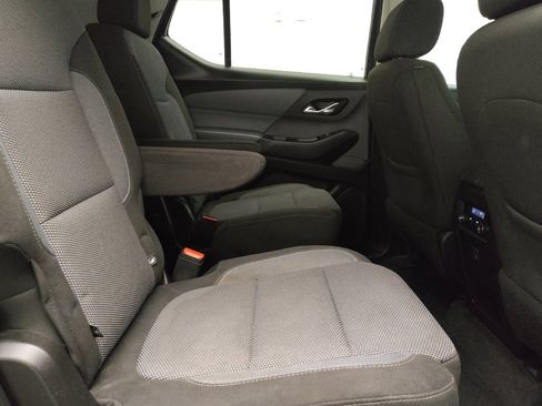 Used 2019 Chevrolet Traverse LT FWD image 19