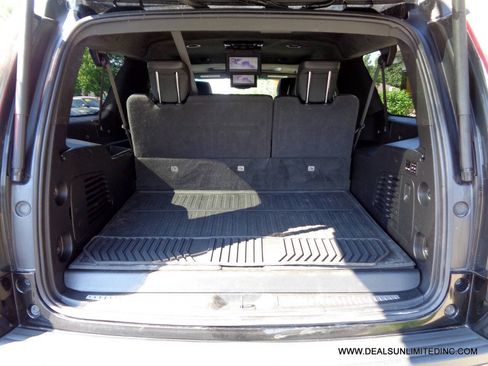 Used 2020 Cadillac Escalade ESV Platinum AWD/4WD image 29