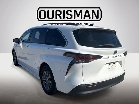 Certified 2023 Toyota Sienna LE image 5