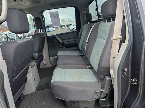 Used 2004 Nissan Titan SE image 9