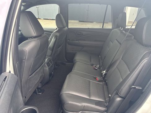 Used 2023 Honda Passport Elite image 12