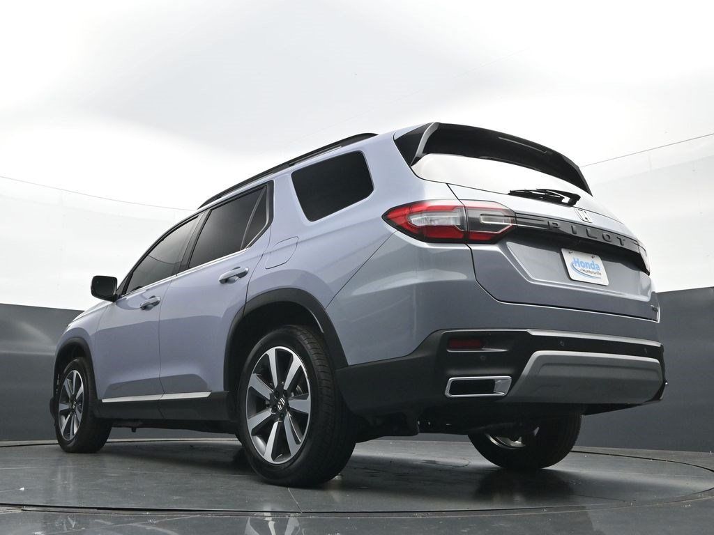 Used 2025 Honda Pilot Touring image 43