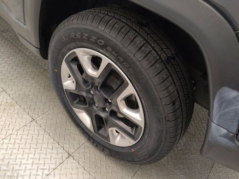 Used 2018 Jeep Compass Trailhawk AWD/4WD image 31