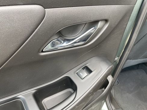 Used 2023 Chevrolet Traverse LT image 47