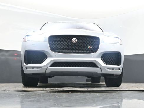Used 2017 Jaguar F-PACE S image 44