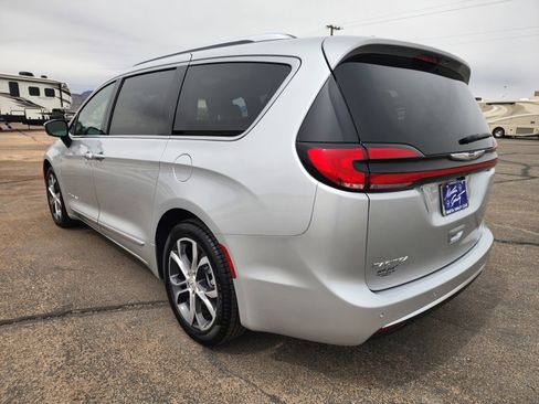 New 2026 Chrysler Pacifica Pinnacle FWD image 6